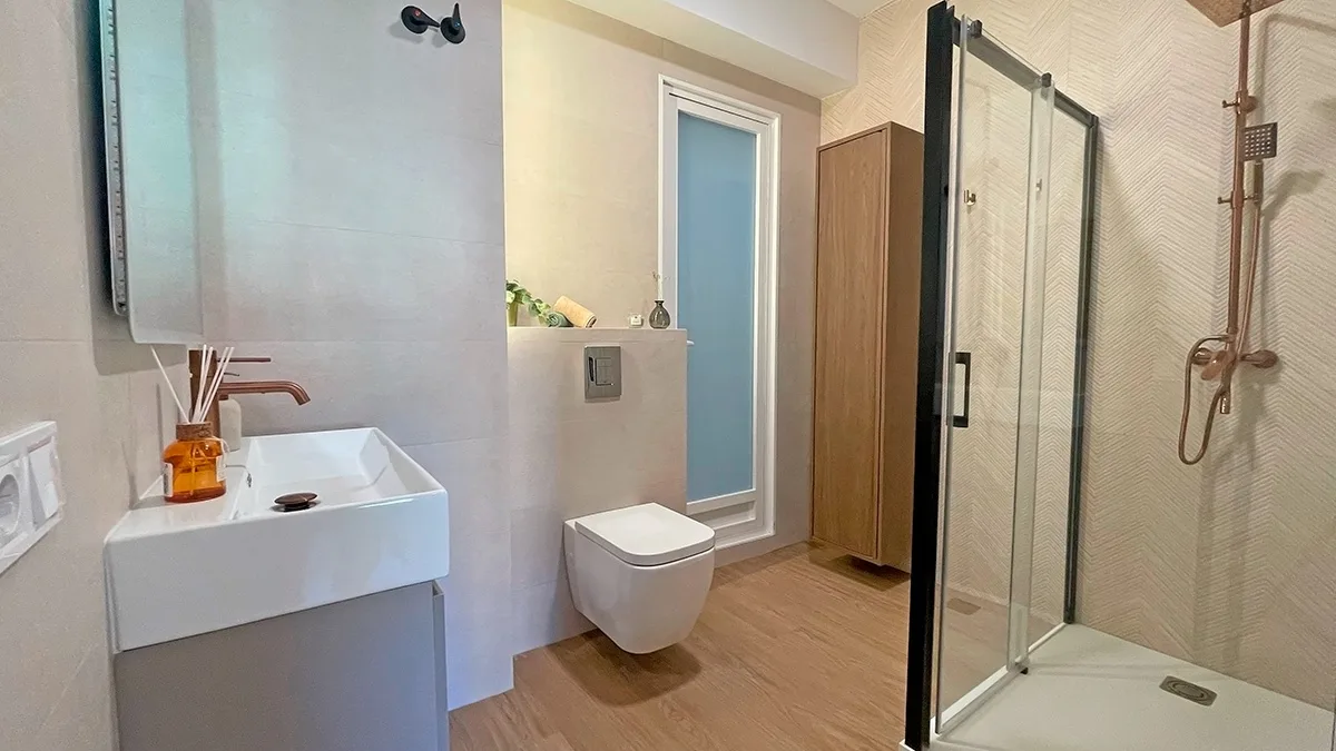 Baño reformado en proyecto Av. del Puerto Valencia